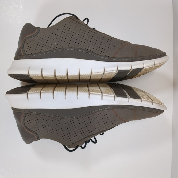 Vionic Riley Gray Women's Lace Up Shoes              S-7 - Picture 5 of 10